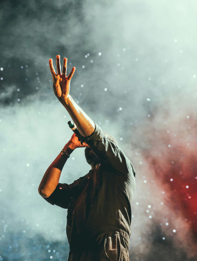 M83 Intimate & Interactive