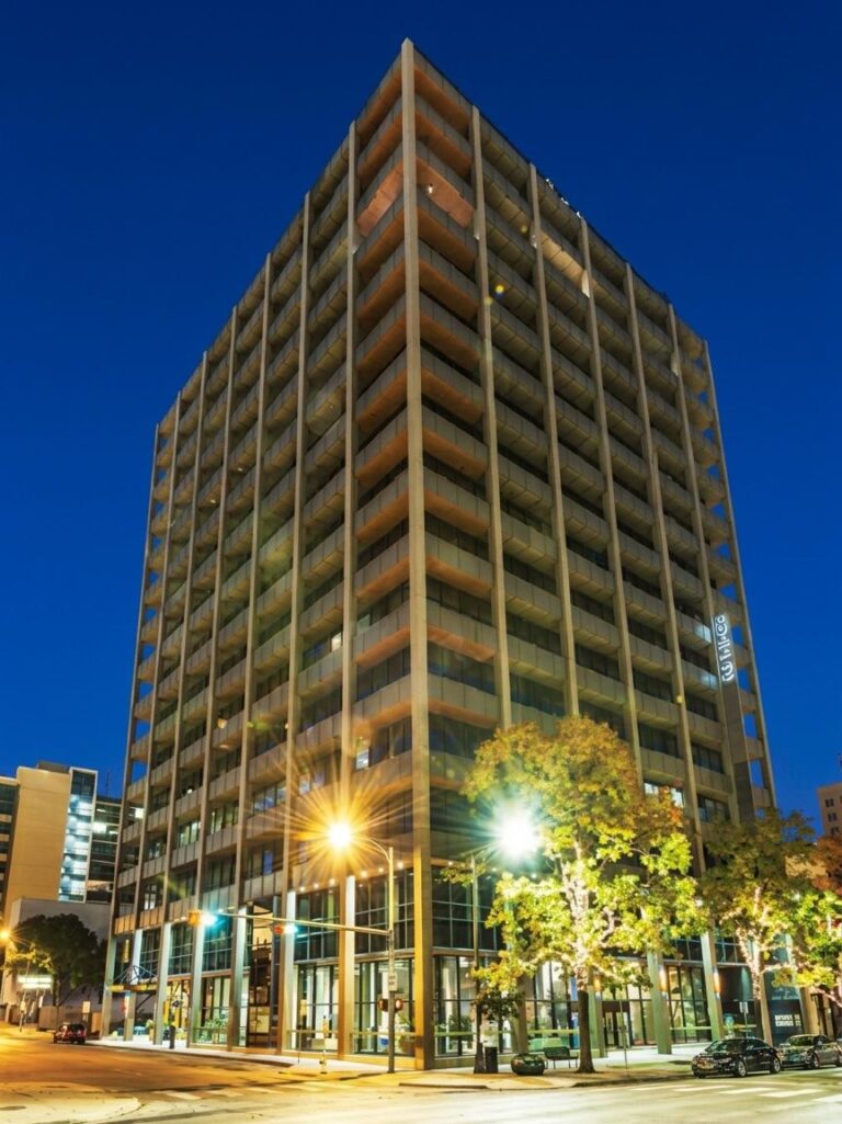 823 Congress Ave